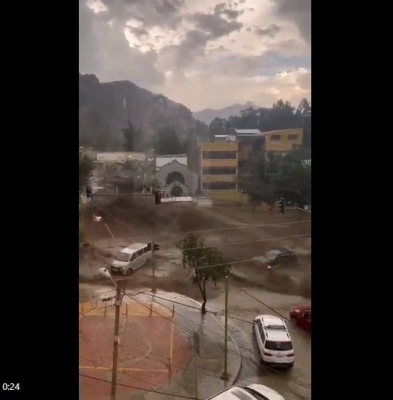 【動画】記録破りの大雨続く南米ボリビア…市内の川を下る褐色の激流